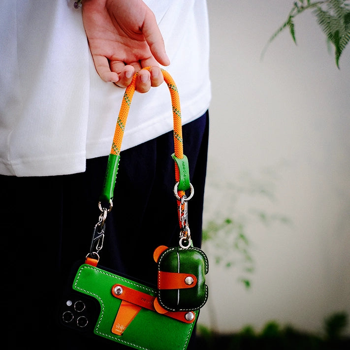 Airpods 1/2 Case | Leather Keychain | 1st / 2nd Gen