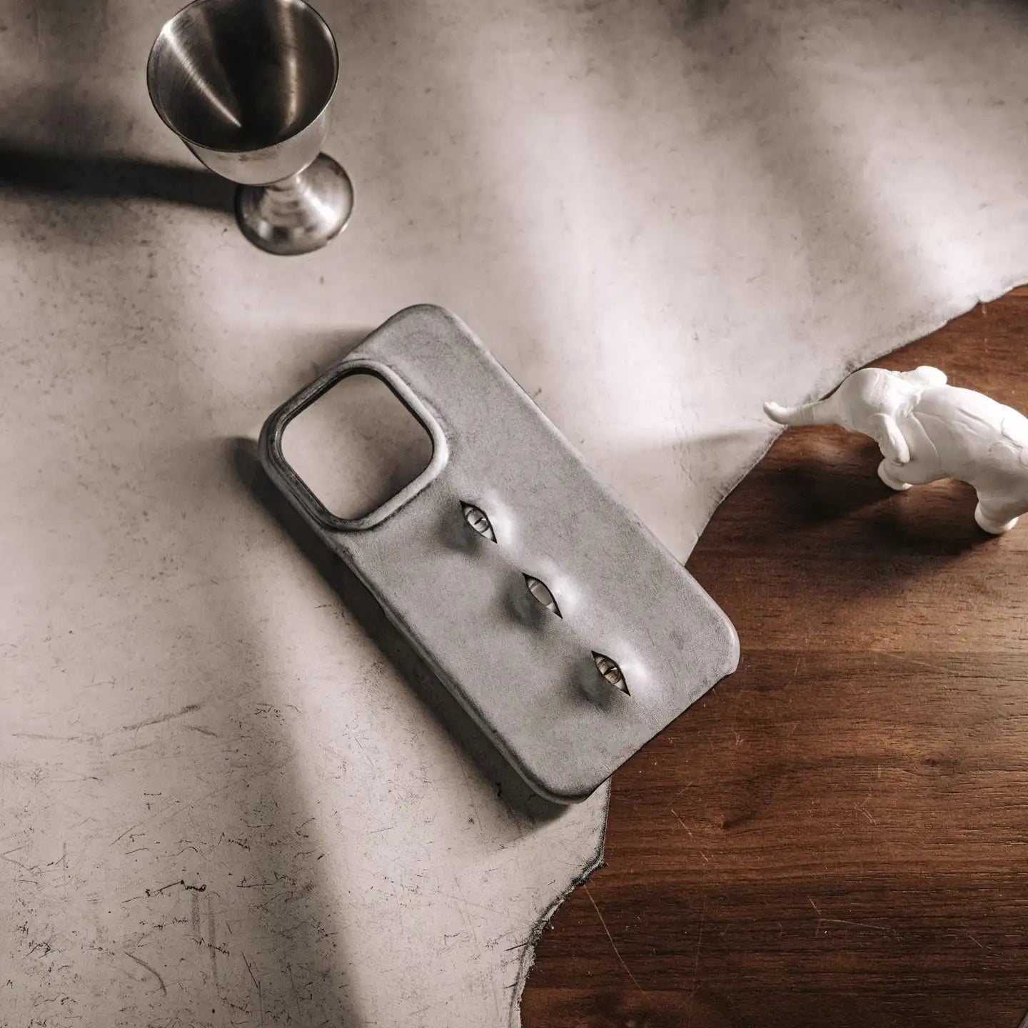 iPhone 15 Pro Case | 3D Eye - Handmade Leather