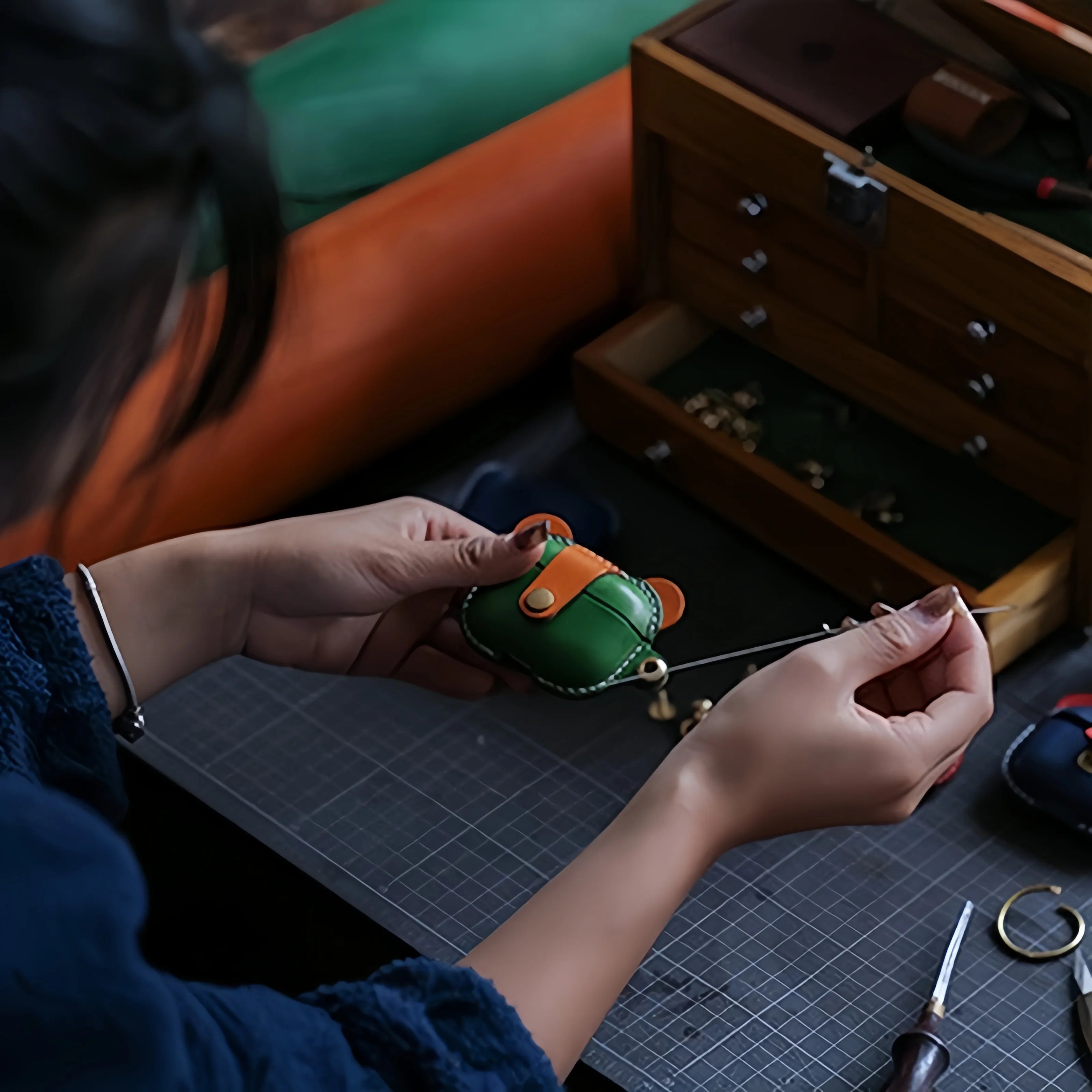 Airpods 1/2 Case | Leather Keychain | 1st / 2nd Gen